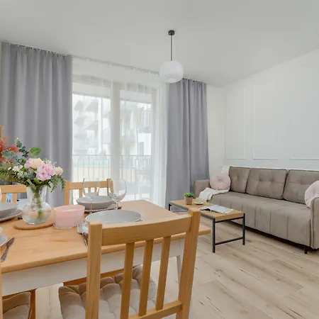 Cozy Apartment Orawska With Balcony By Noclegi Renters Krakow Exterior photo